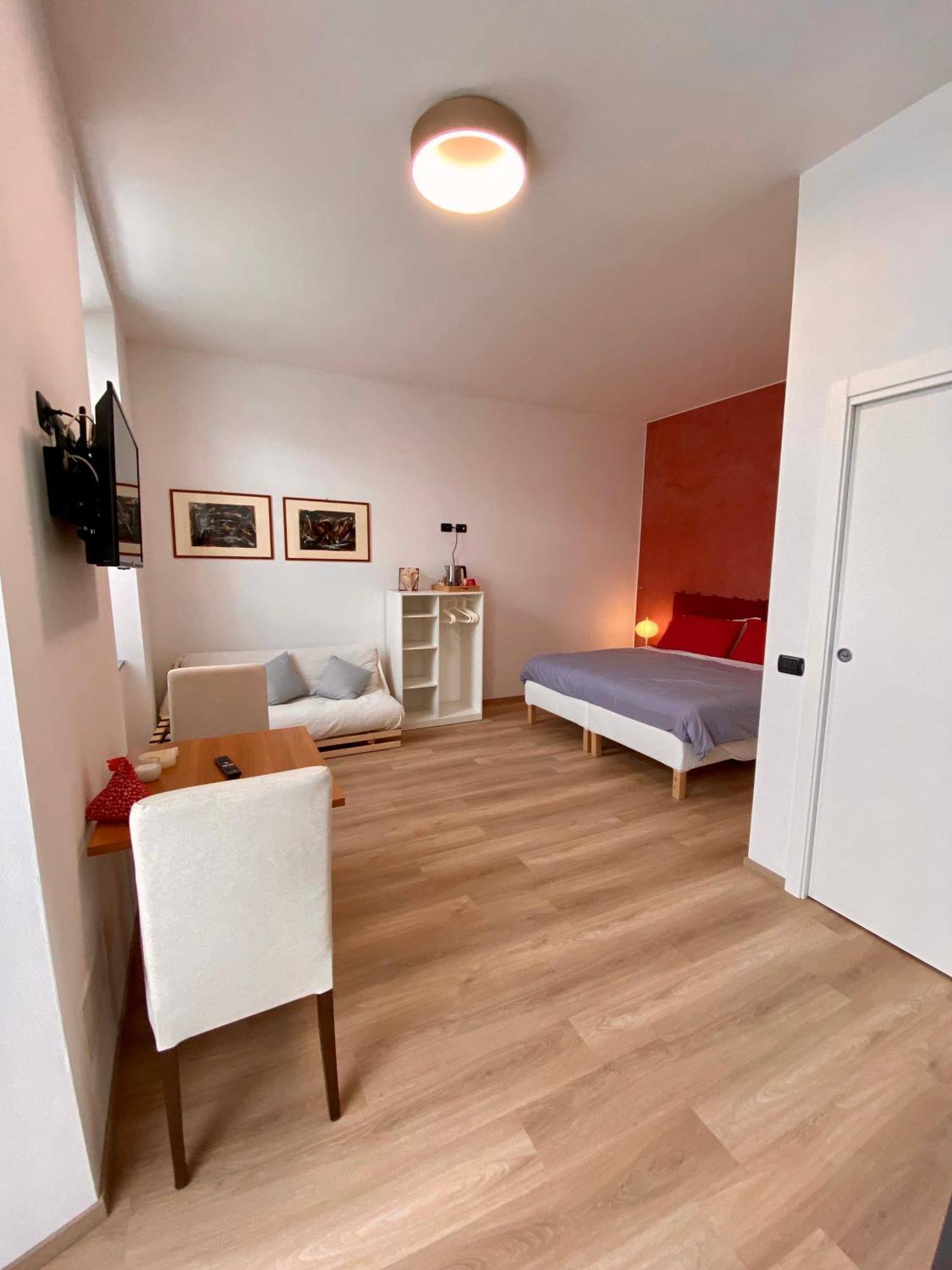 Notte Di Note - Home Hospitality Busto Arsizio Εξωτερικό φωτογραφία